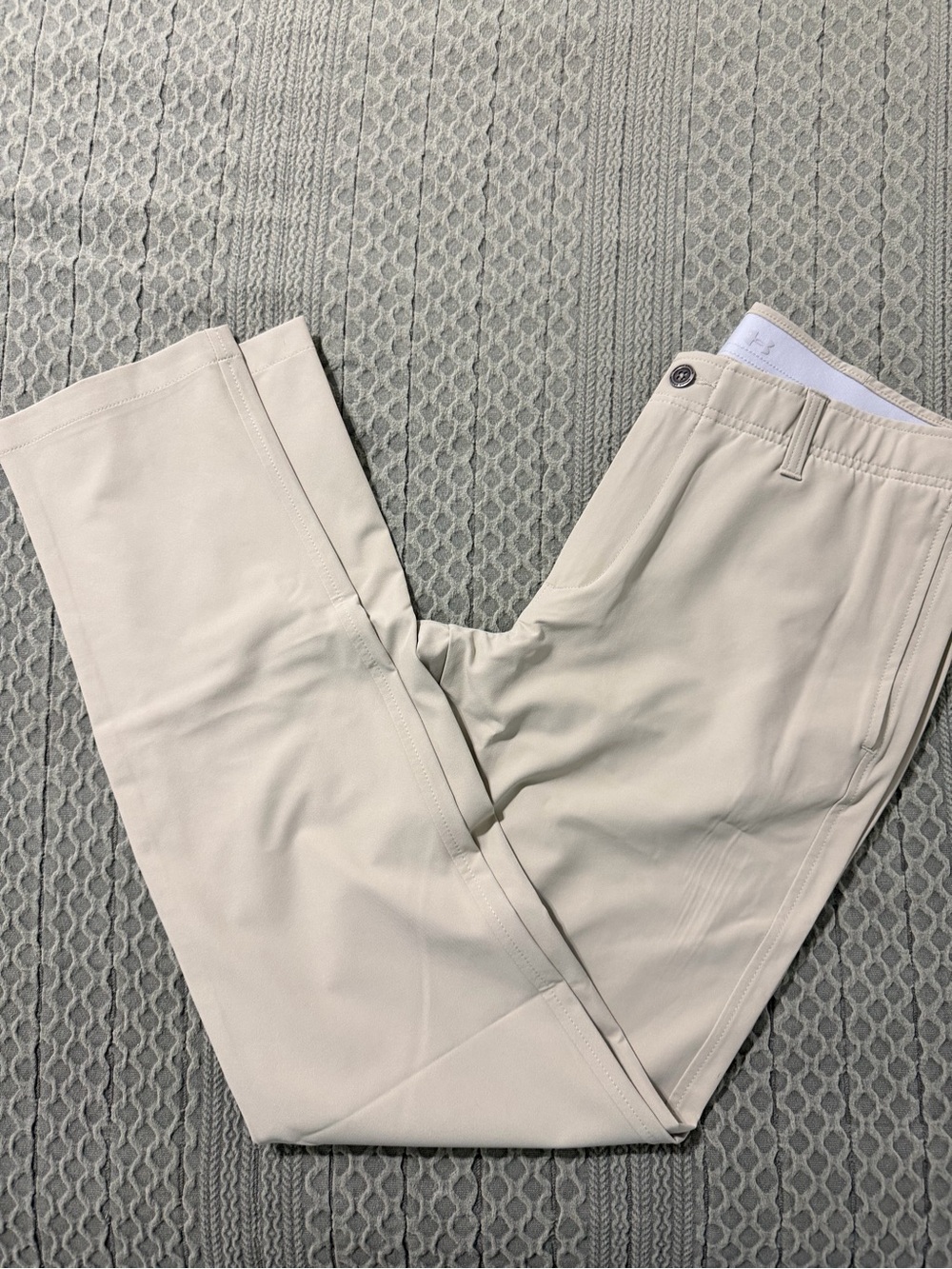 Under Armour Men's Golf Tapered Performance Pants - Light Tan